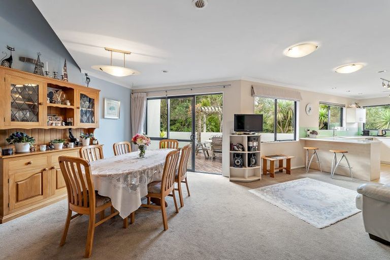 Photo of property in 15 Glenreagh Place, Torbay, Auckland, 0630