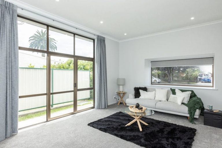 Photo of property in 14 Church Road, Taradale, Napier, 4112