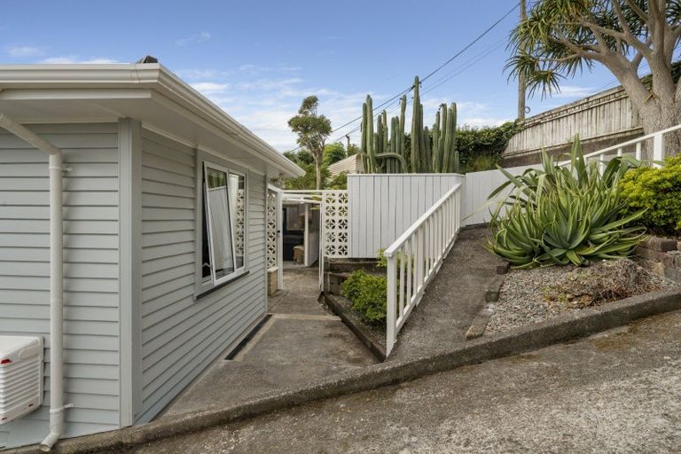 Photo of property in 11 Mount View Place, Spotswood, New Plymouth, 4310