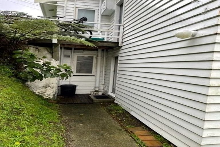 Photo of property in 3/30 Garden Road, Northland, Wellington, 6012