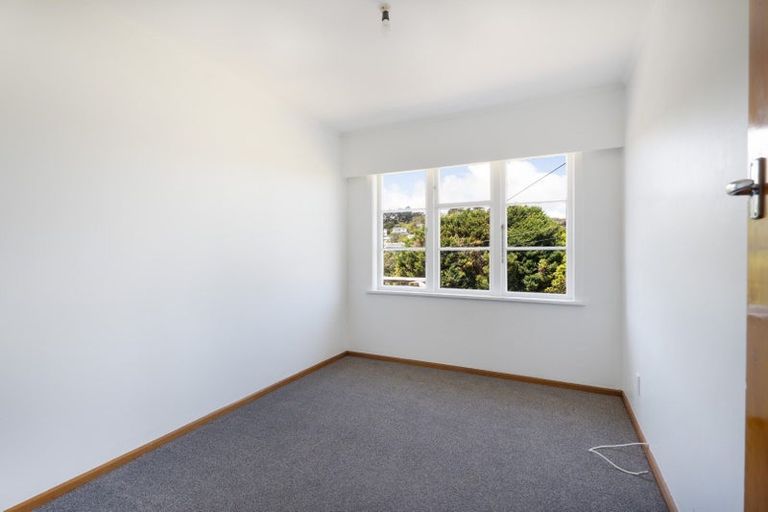 Photo of property in 8 Spenmoor Street, Newlands, Wellington, 6037