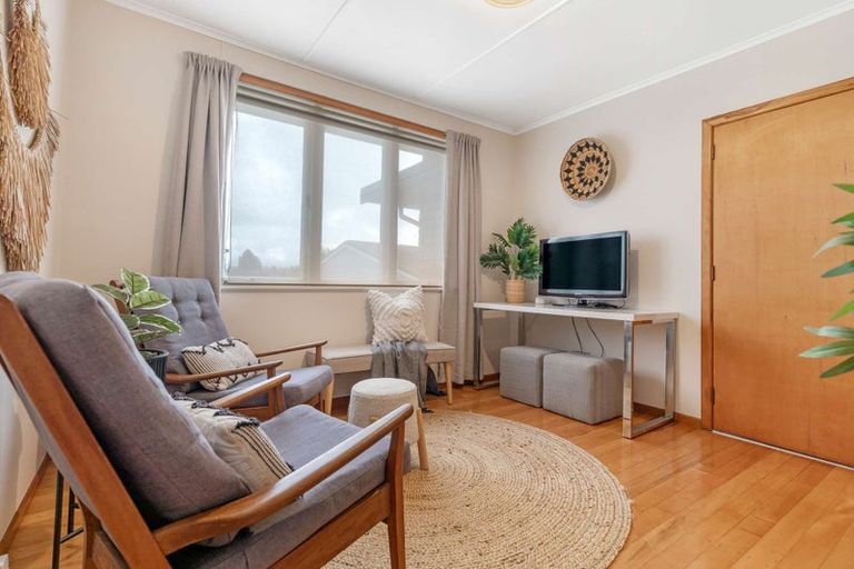 Photo of property in 32 Woodford Avenue, Brookfield, Tauranga, 3110