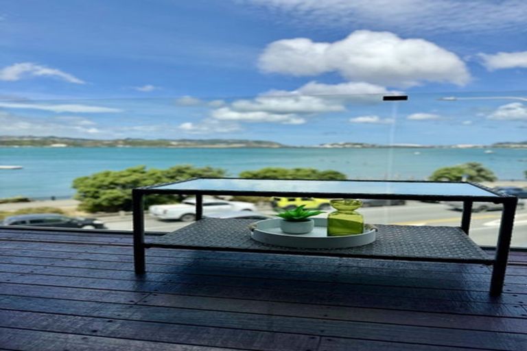 Photo of property in Patent 326 Apartments, 214s/326 Evans Bay Parade, Hataitai, Wellington, 6021