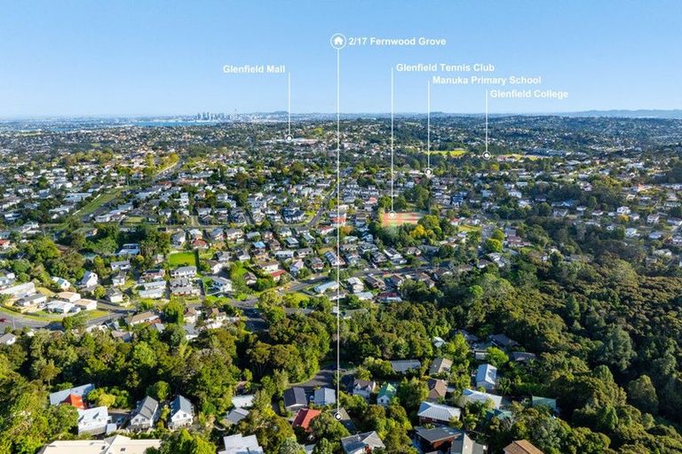 Photo of property in 2/17 Fernwood Grove, Bayview, Auckland, 0629
