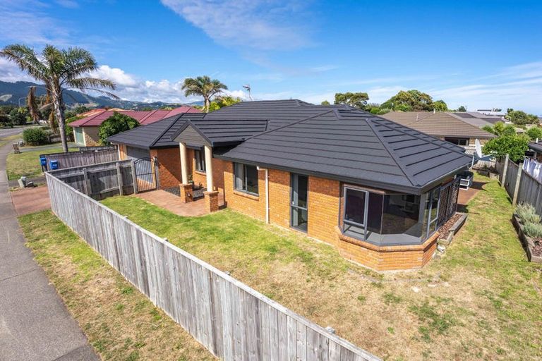 Photo of property in 96 Guildford Drive, Paraparaumu Beach, Paraparaumu, 5032