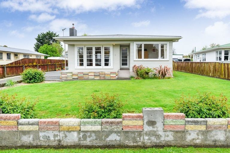 Photo of property in 8 Freyberg Street, Feilding, 4702