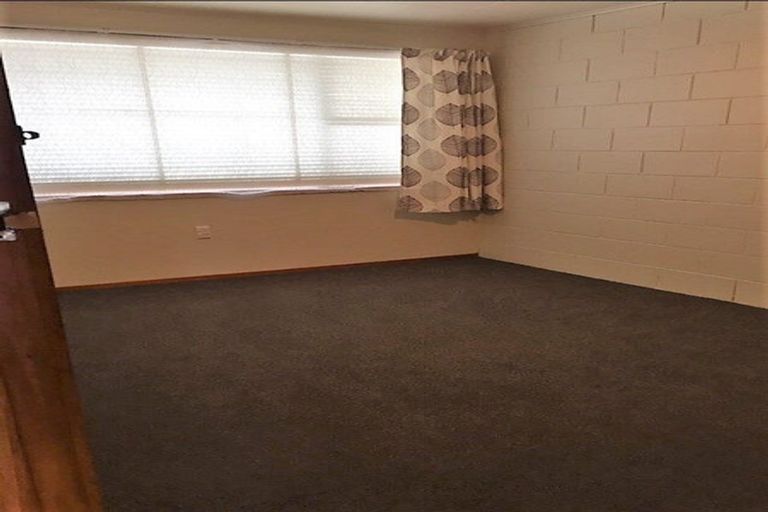 Photo of property in 2/402 Lyndon Road West, Hastings, 4122