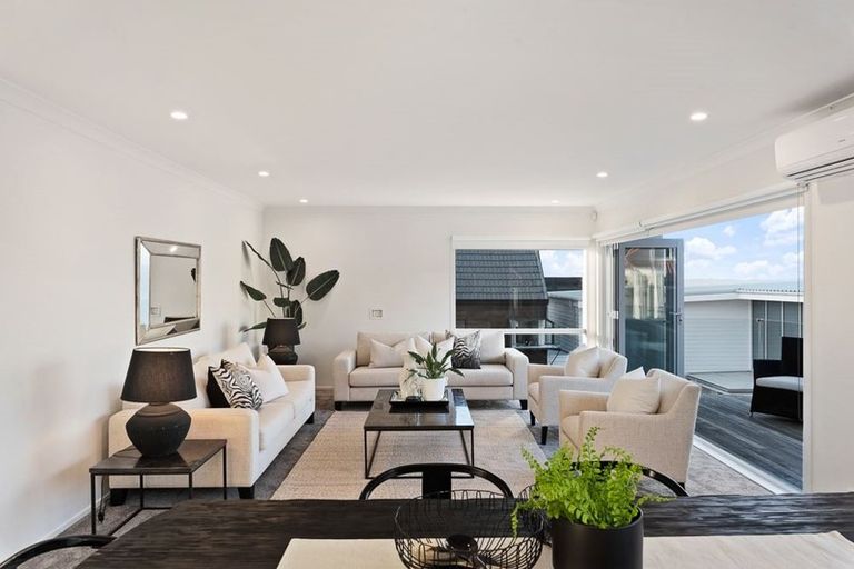 Photo of property in 131 Churchill Road, Rothesay Bay, Auckland, 0630