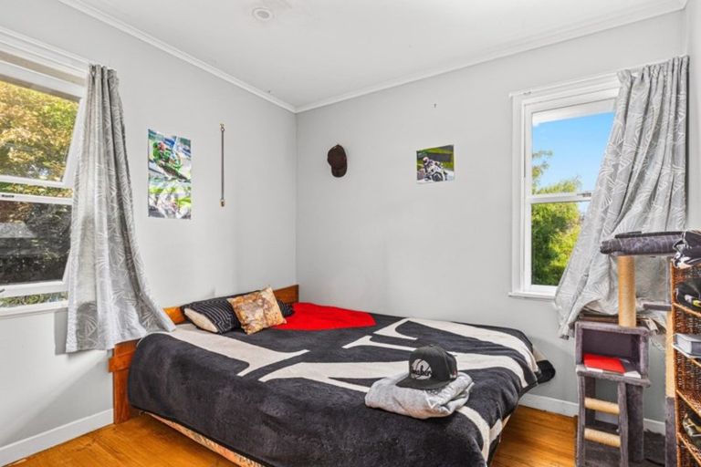 Photo of property in 39 Makiri Street, Helensville, 0800