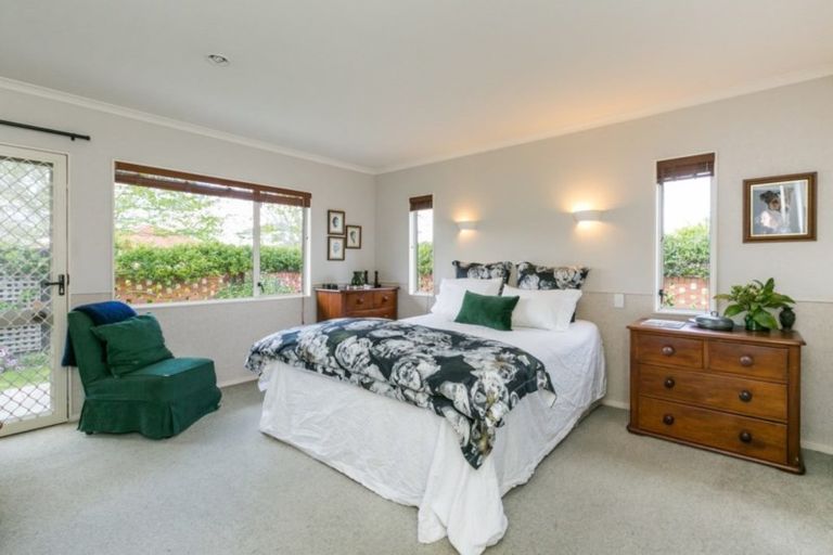 Photo of property in 22 Kensington Drive, Taradale, Napier, 4112