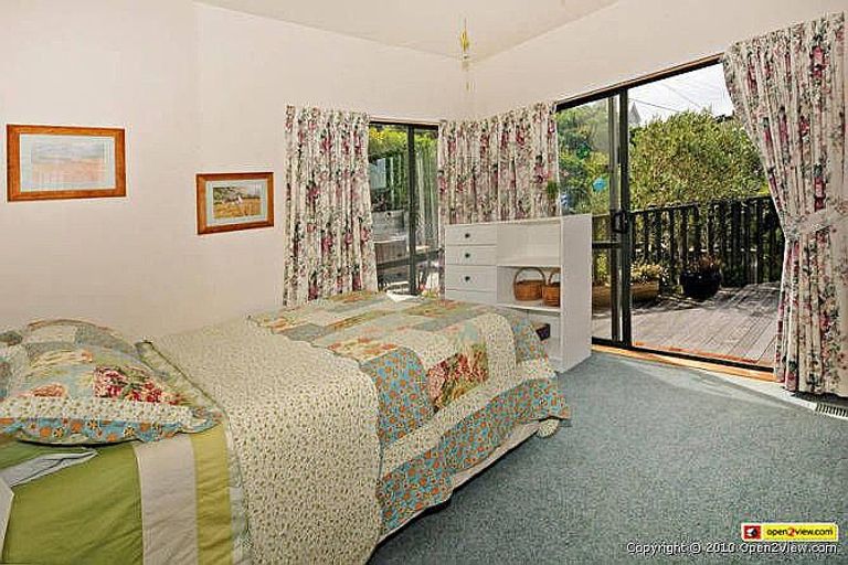 Photo of property in 19 Waru Street, Khandallah, Wellington, 6035