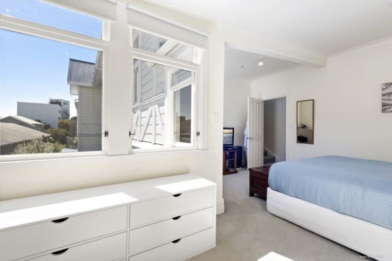 Photo of property in The Villas, 33u9 Hobson Street, Thorndon, Wellington, 6011