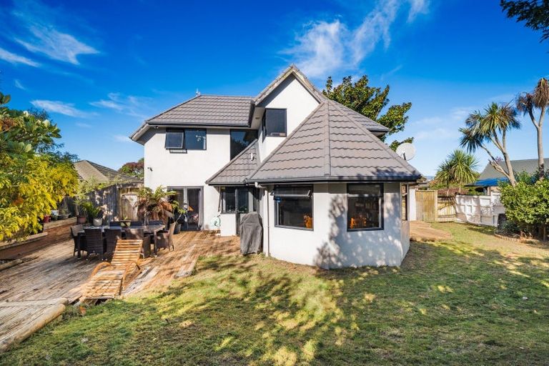 Photo of property in 15 Rothesay Place, Highbury, Palmerston North, 4412