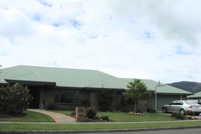 Photo of property in 2 Fell Place, Stoke, Nelson, 7011