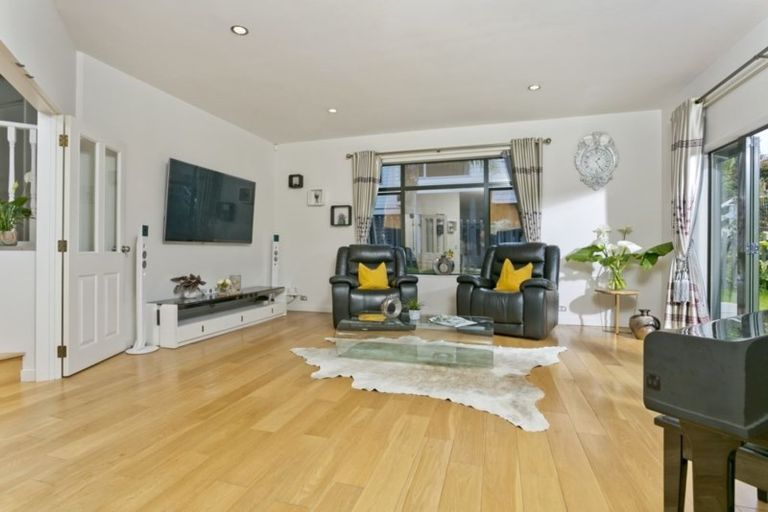 Photo of property in 77a Ocean View Road, Hillcrest, Auckland, 0627