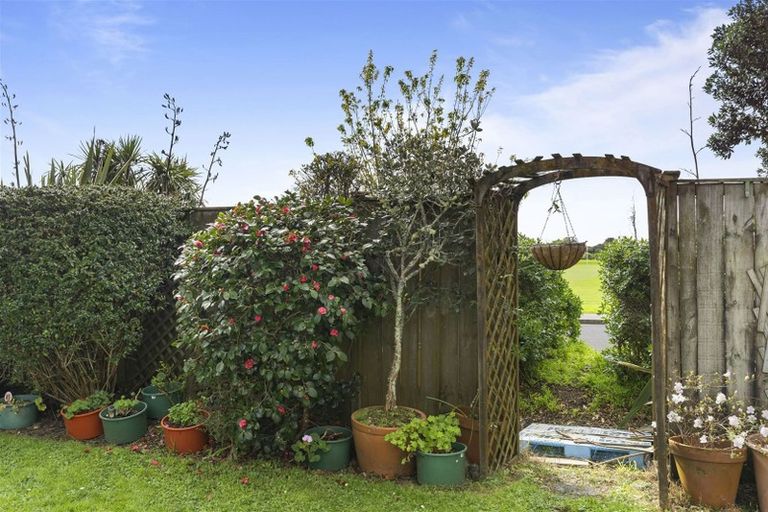 Photo of property in 12 Moy Place, East Tamaki Heights, Auckland, 2016