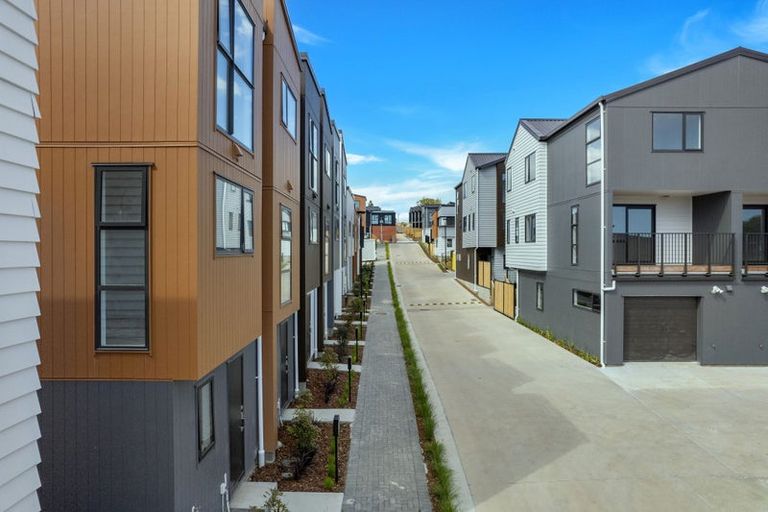 Photo of property in 35 Raupeti Lane, Henderson, 0612