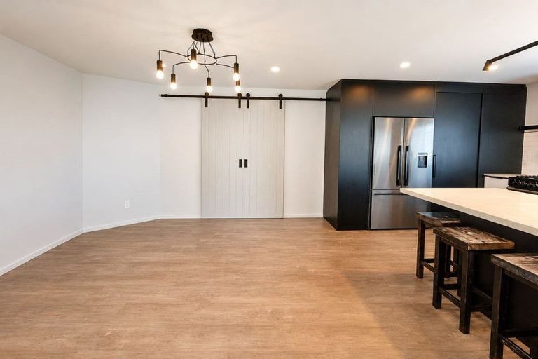 Photo of property in 1 Airlie Road, Plimmerton, Porirua, 5026