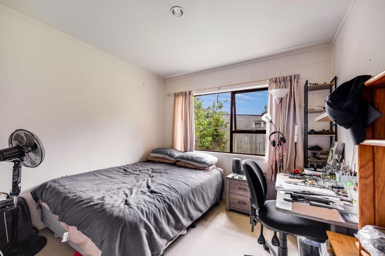 Photo of property in 130a Bruce Mclaren Road, Henderson, Auckland, 0612