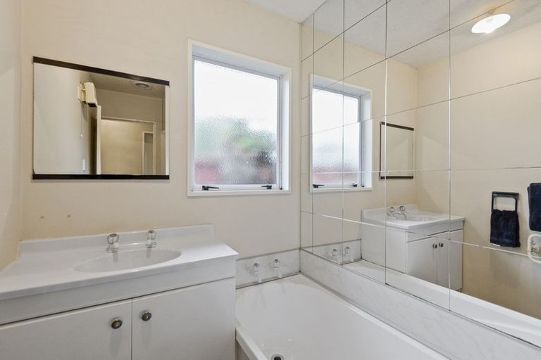 Photo of property in 2/24a Croziers Road, St Albans, Christchurch, 8052