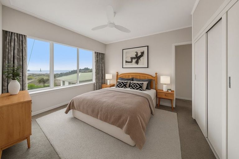 Photo of property in 111 Pioneer Road, Moturoa, New Plymouth, 4310