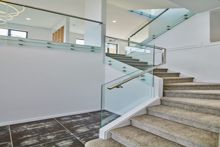 Photo of property in 30 Ascension Crescent, Orewa, 0931
