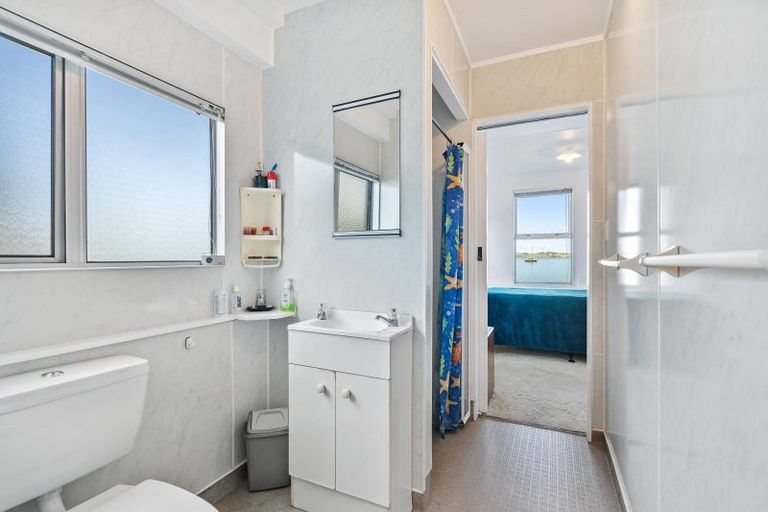 Photo of property in 6 Waikaraka Beach Road, Tamaterau, Whangarei, 0174