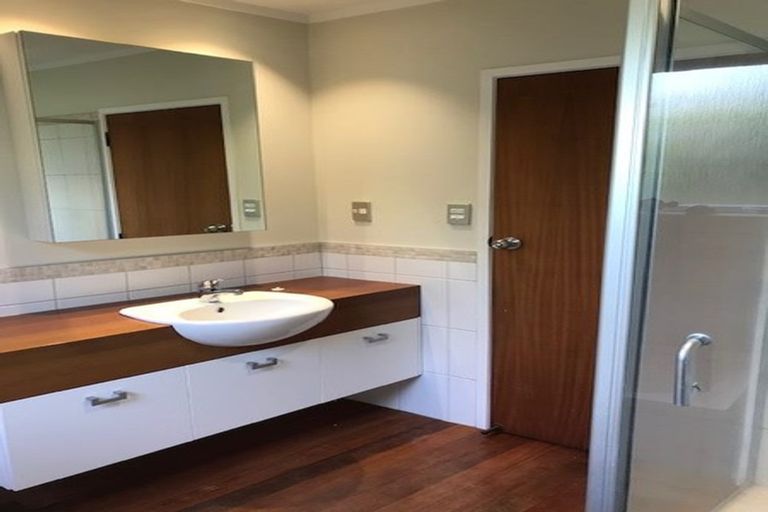 Photo of property in 16 Nevada Avenue, Pakuranga Heights, Auckland, 2010