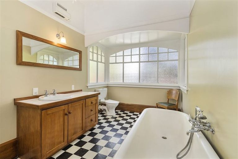 Photo of property in 30 Clyde Road, Upper Riccarton, Christchurch, 8041