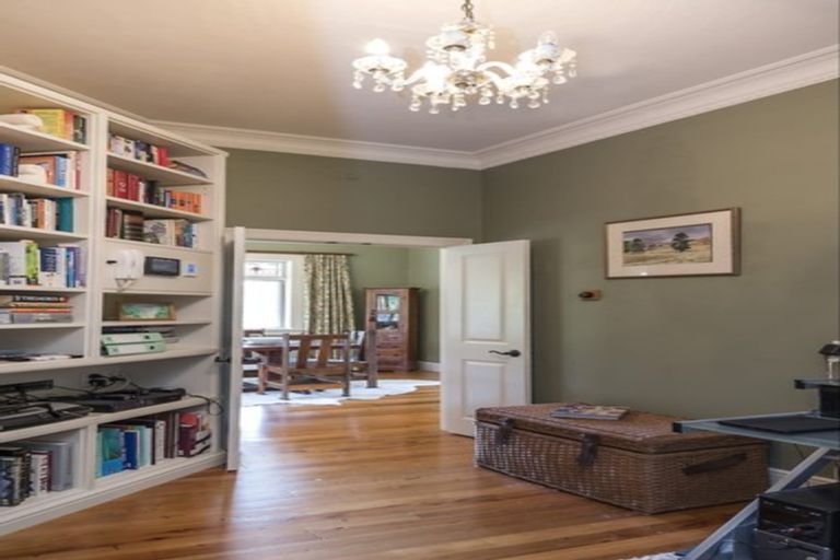 Photo of property in 6 Griggs Road, Whitford, Howick, 2571