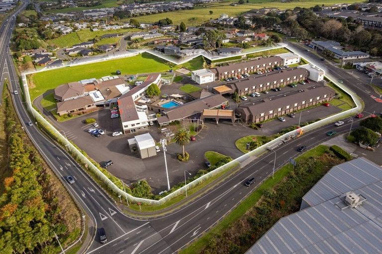 Photo of property in 4 Henwood Road, Mangere East, Auckland, 2024