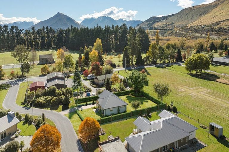 Photo of property in 5 Pigeon Place, Glenorchy, 9372
