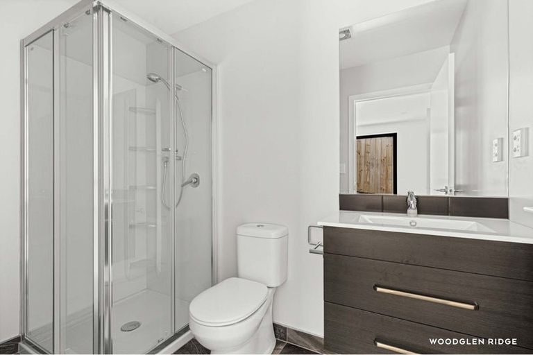 Photo of property in 38 Tokai Place, Glen Eden, 0602