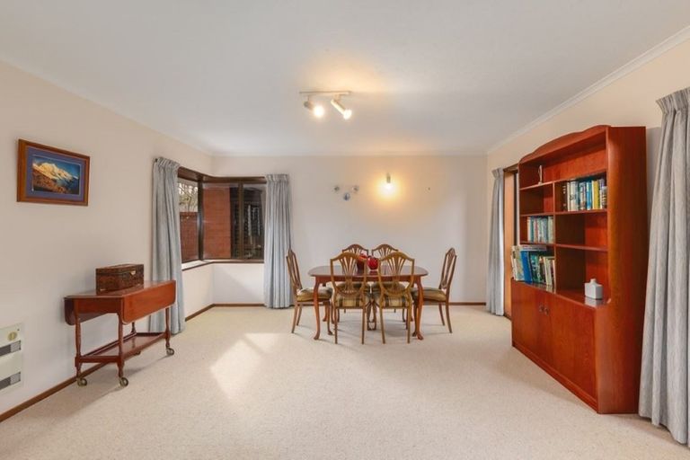 Photo of property in 9 Felstead Place, Avonhead, Christchurch, 8042