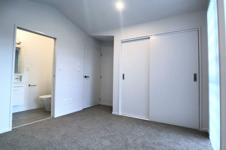 Photo of property in 2/10 Silver Moon Road, Albany Heights, Auckland, 0632