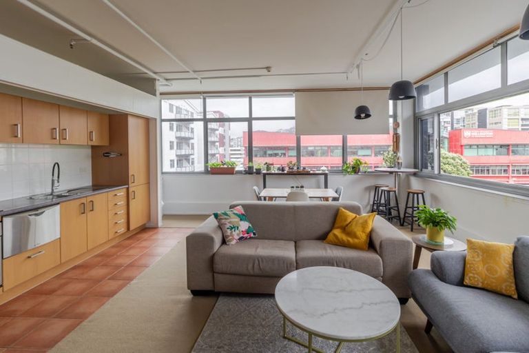 Photo of property in Rostrevor House, 4/130a Vivian Street, Te Aro, Wellington, 6011