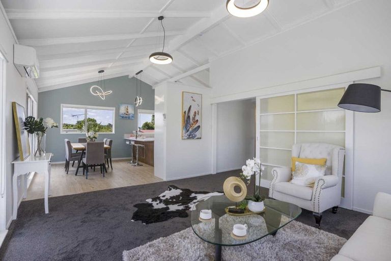 Photo of property in 56 Walworth Avenue, Pakuranga Heights, Auckland, 2010