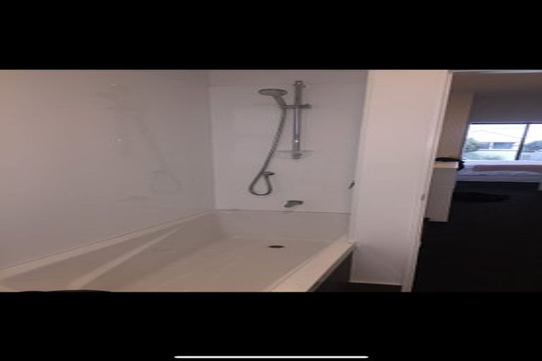 Photo of property in 20u2 Trent Street, Island Bay, Wellington, 6023