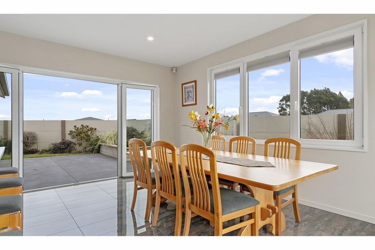 Photo of property in 1 Merlewood Road, Prebbleton, 7604