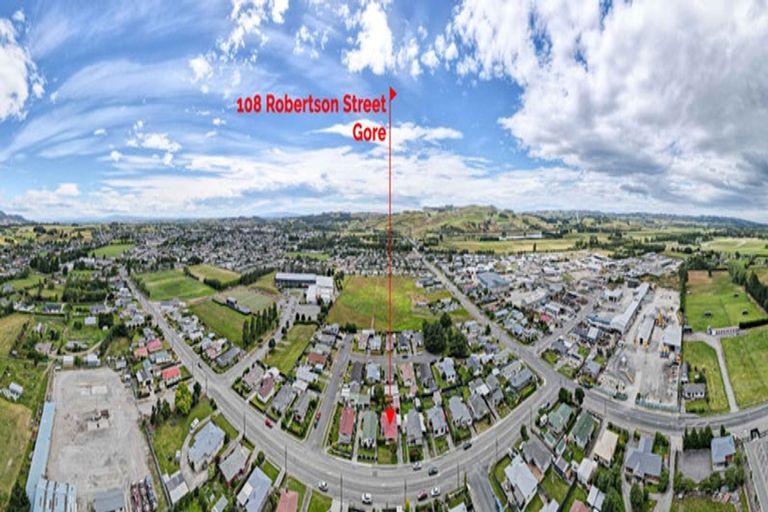 Photo of property in 108 Robertson Street, Gore, 9710