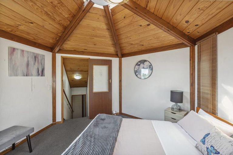 Photo of property in 11 Aquarius Drive, Kawaha Point, Rotorua, 3010