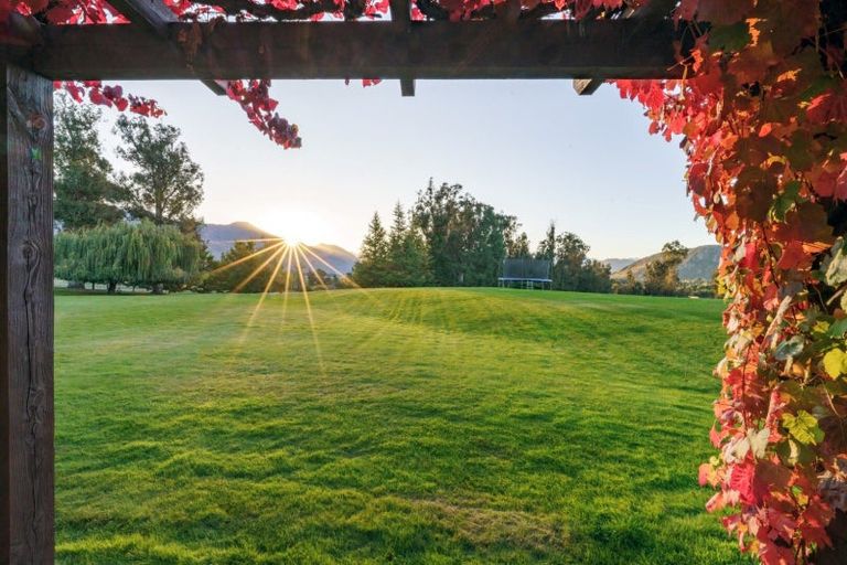 Photo of property in 355 Ballantyne Road, Wanaka, 9382