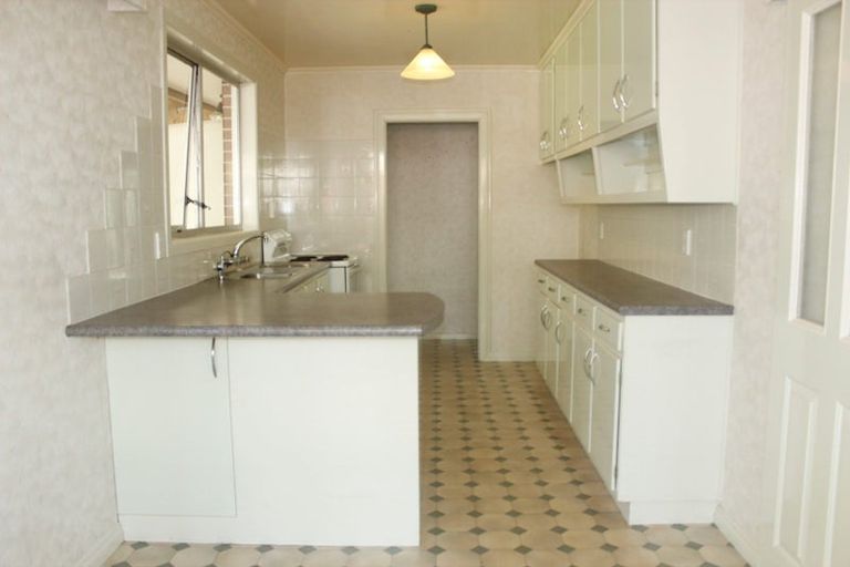 Photo of property in 14 Lilburn Crescent, Massey, Auckland, 0614