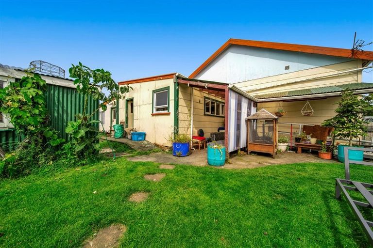 Photo of property in 22 Hunter Street, Hawera, 4610