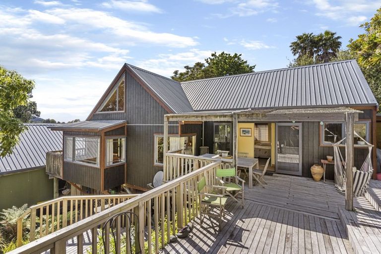 Photo of property in 107 Park Avenue, Whangamata, 3620