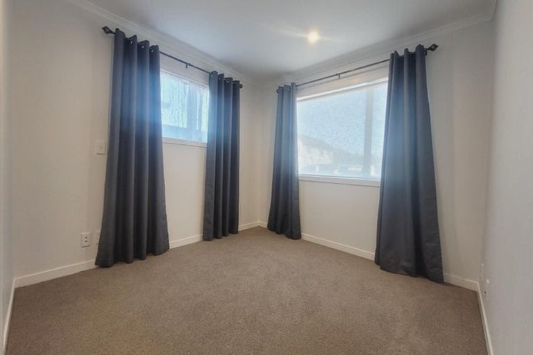 Photo of property in 26 Karearea Avenue, Kenepuru, Porirua, 5022