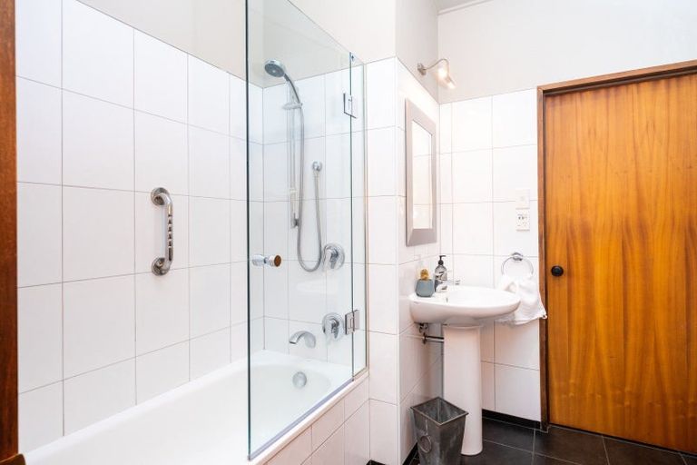 Photo of property in 44 Iona Road, Havelock North, 4130