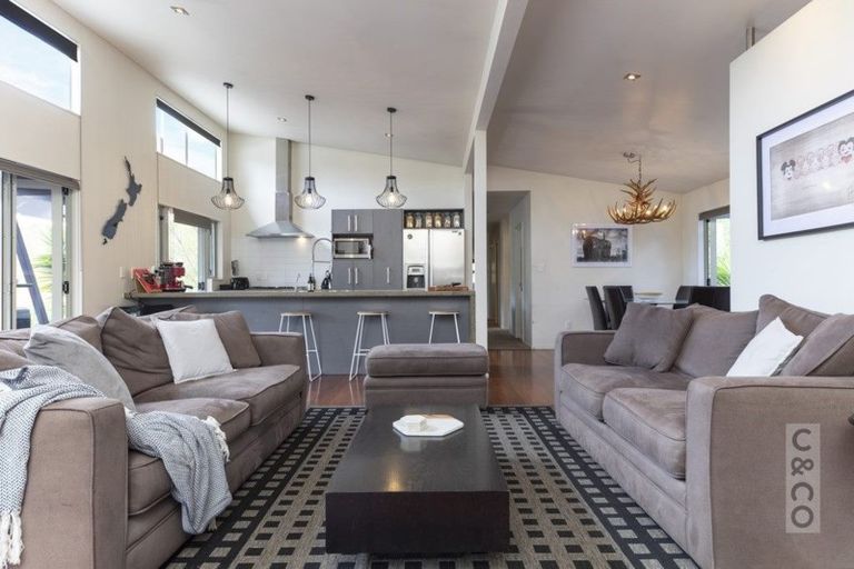 Photo of property in 8 Pineview Lane, Helensville, 0875