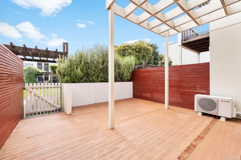 Photo of property in 13 The Track, Takanini, 2112