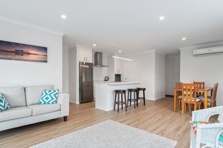Photo of property in 77 Bert Wall Drive, Omokoroa, 3114